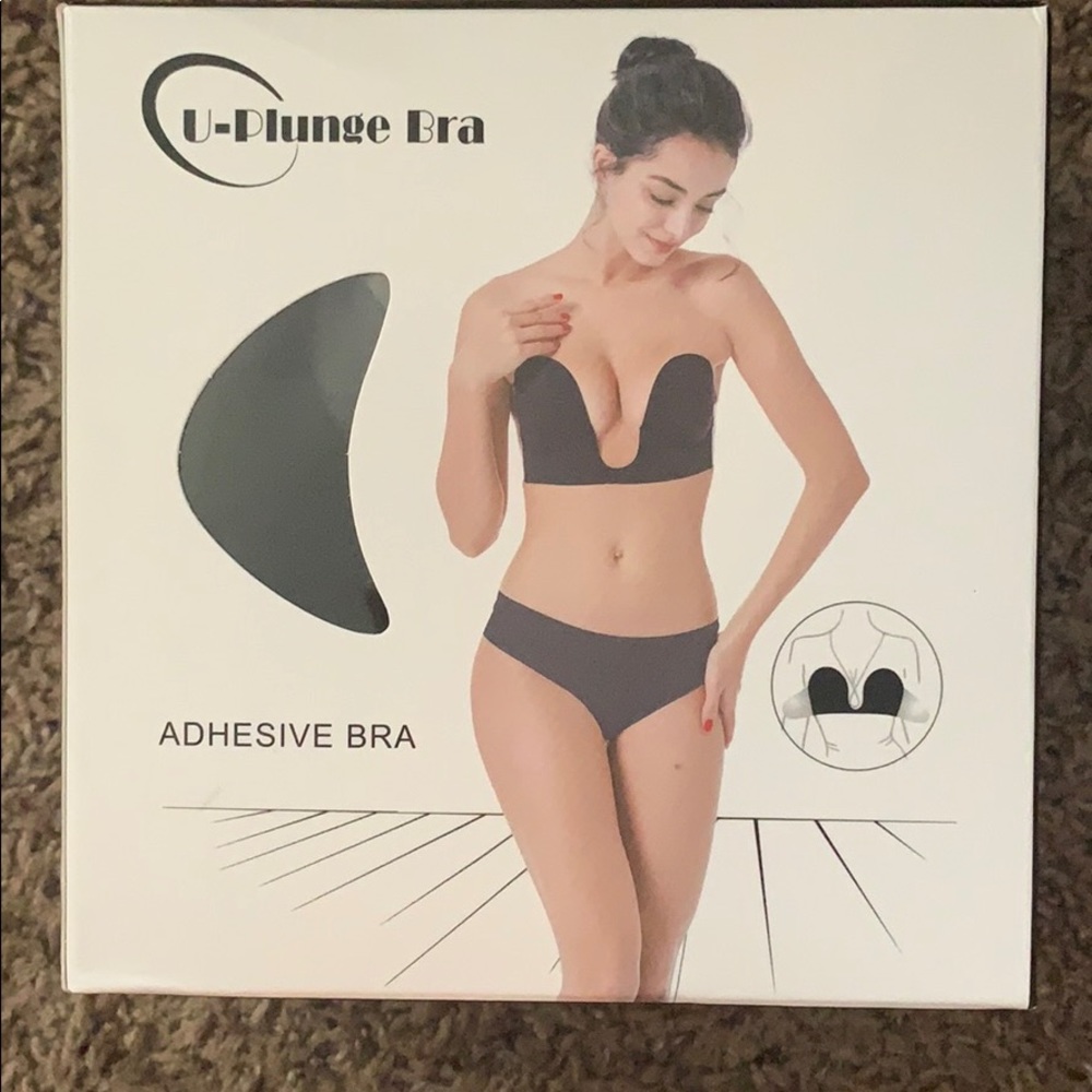 Adhesive bra